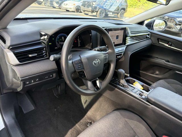 Used 2025 Toyota Camry LE FWD image 11