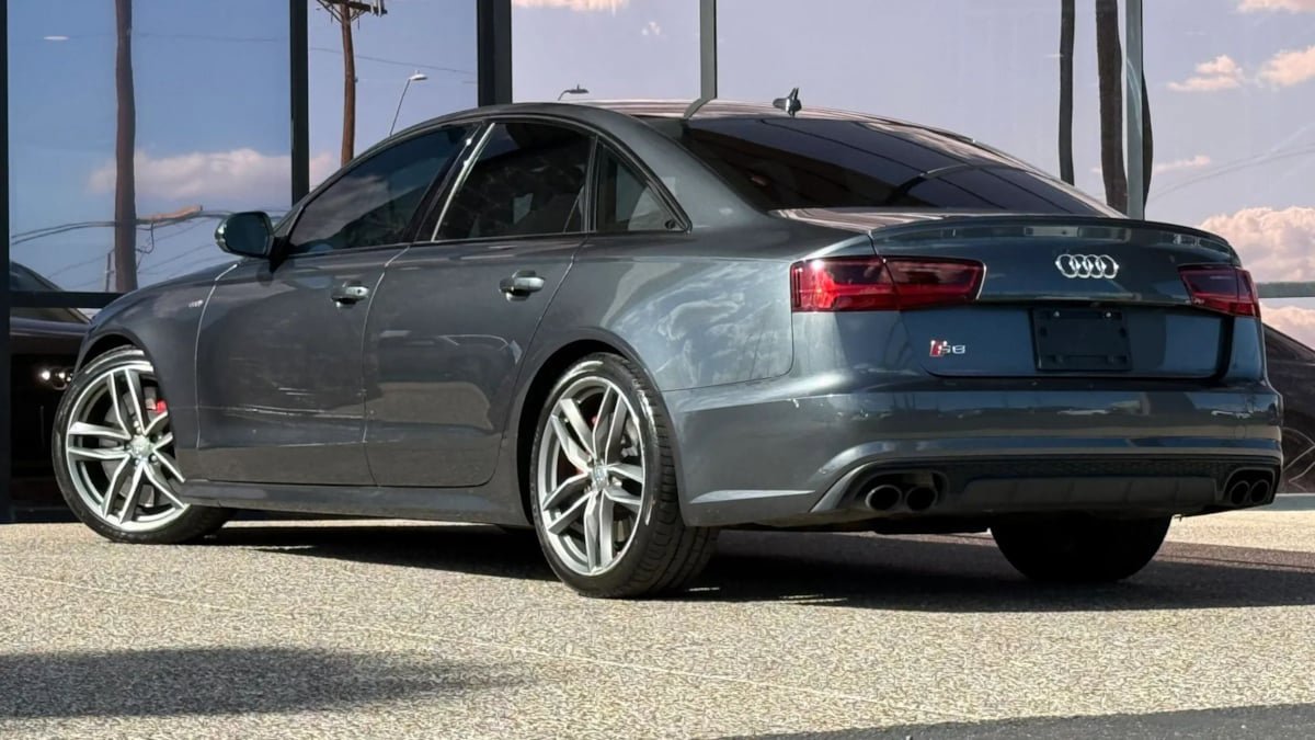 Used 2017 Audi S6 Premium Plus w/ S6 Sport Package AWD/4WD image 7