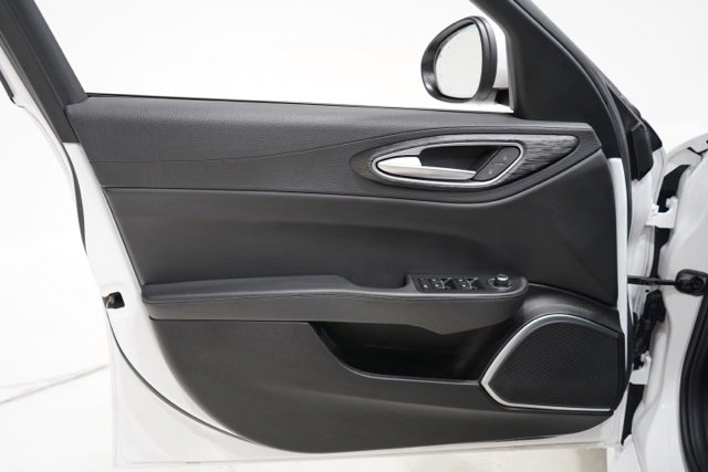 Used 2022 Alfa Romeo Giulia Sprint image 17