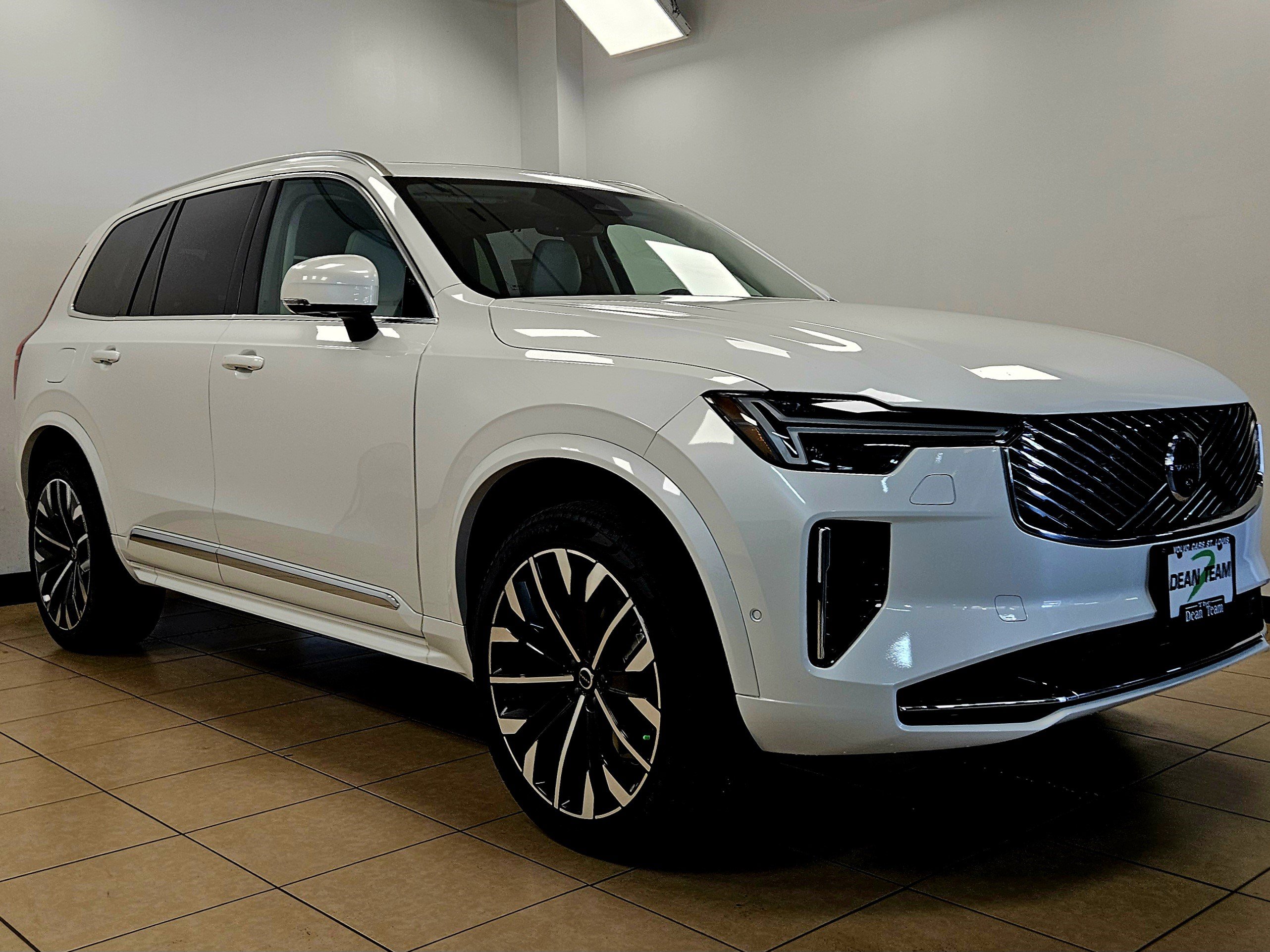 New 2026 Volvo XC90 B6 Ultra image 3