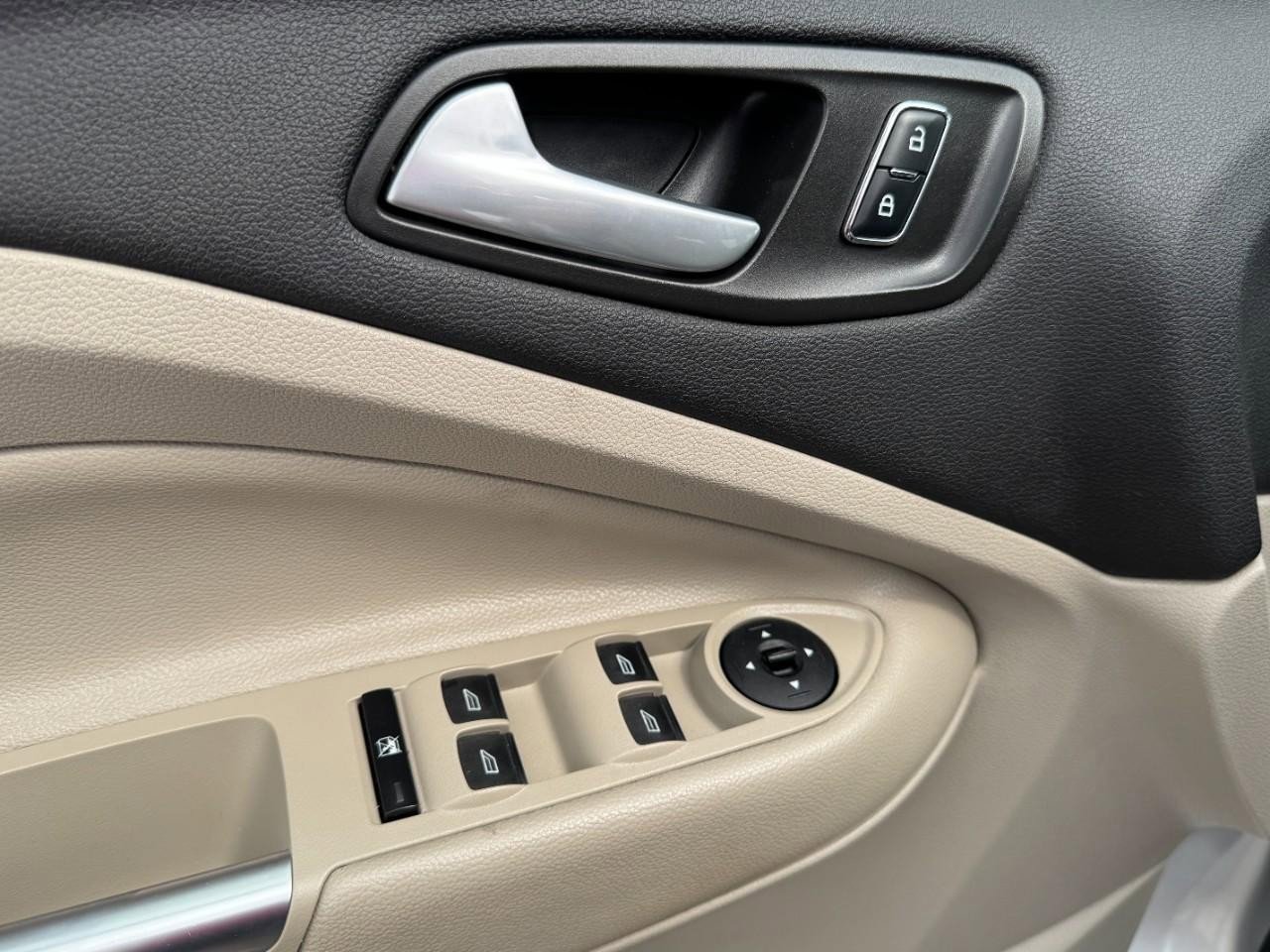 Used 2015 Ford Escape SE w/ Equipment Group 201A image 15