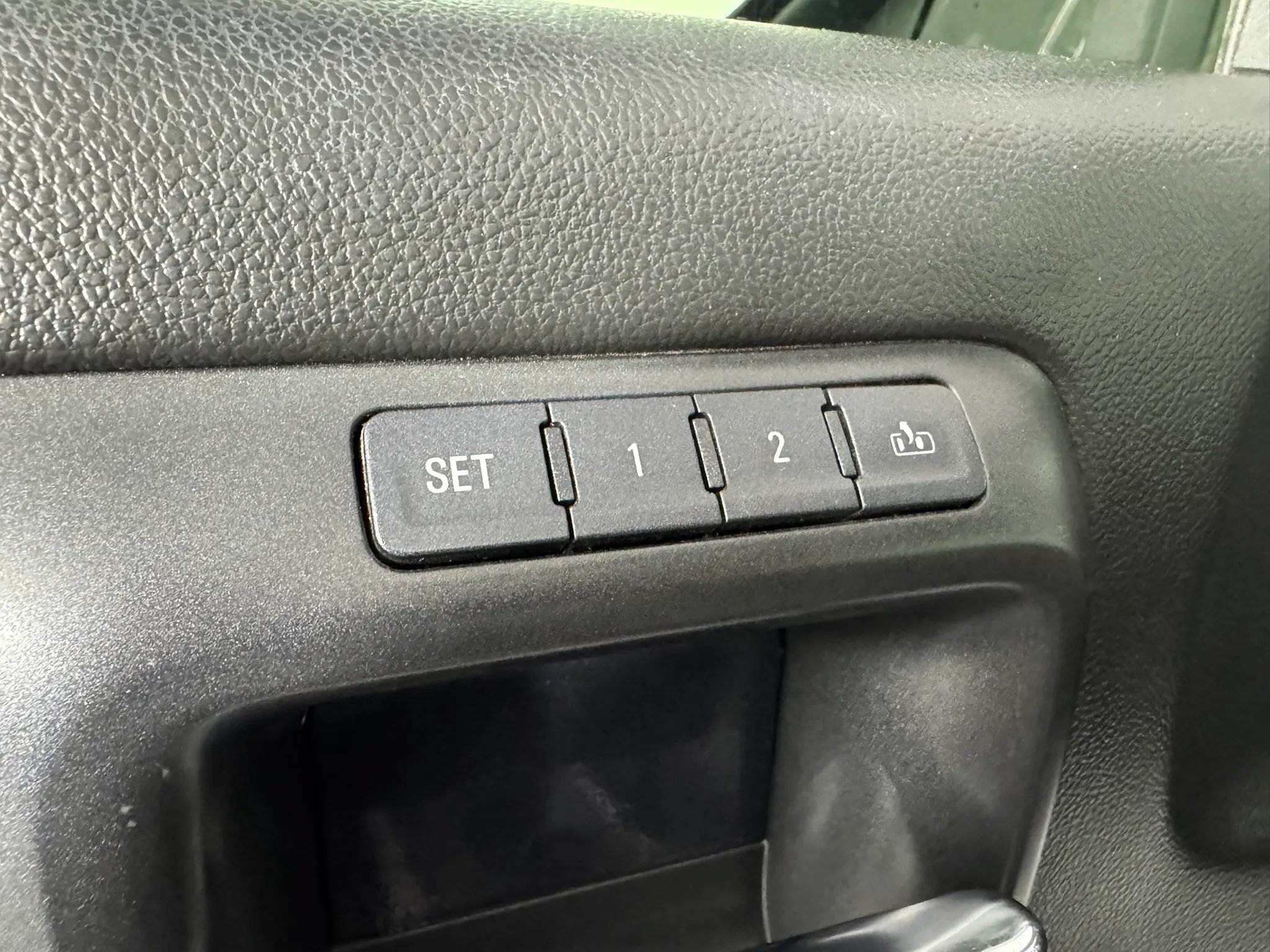Used 2015 Chevrolet Silverado 1500 LTZ w/ LTZ Plus Package AWD/4WD image 40