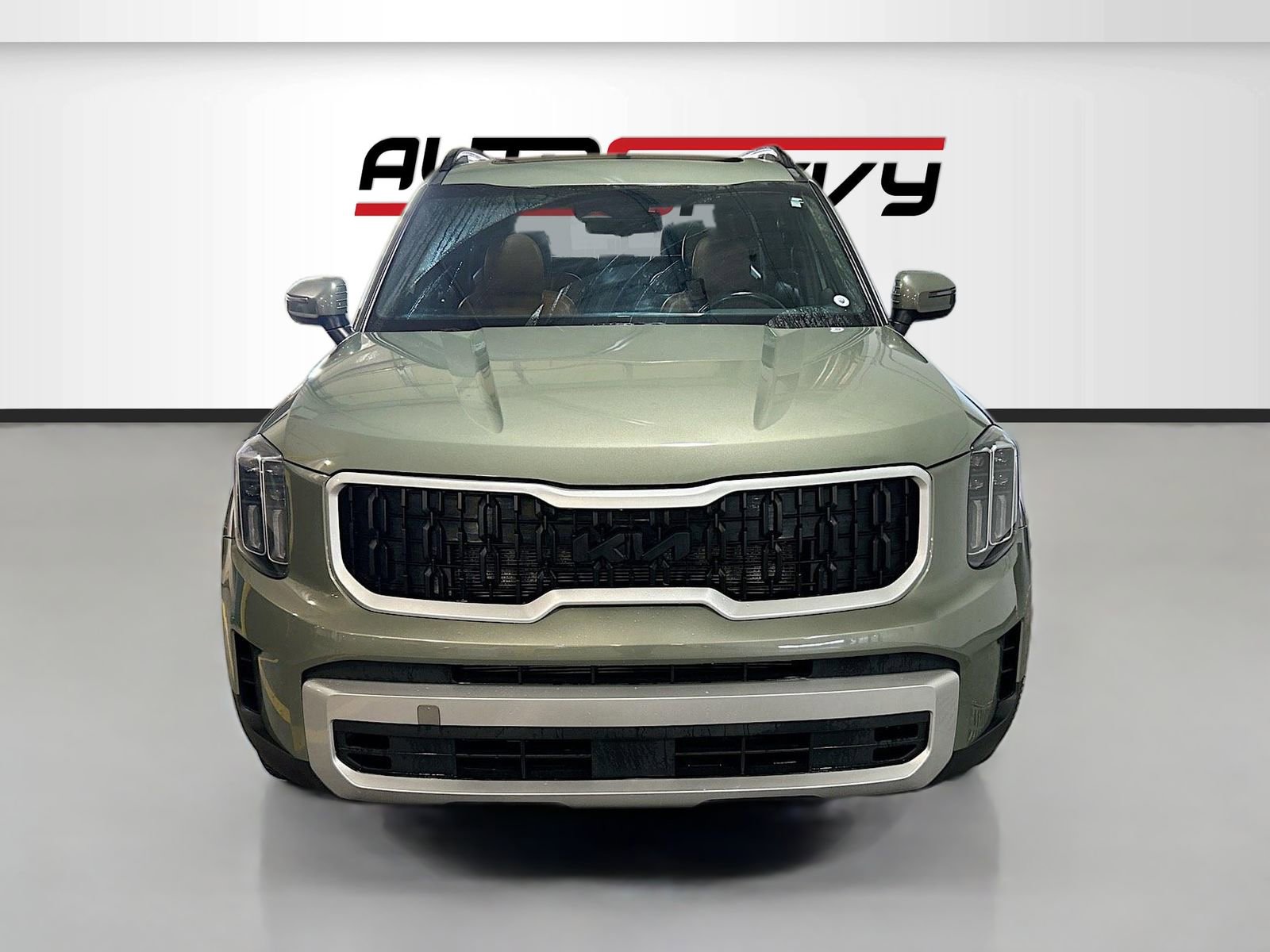 Used 2023 Kia Telluride EX X-Line image 2