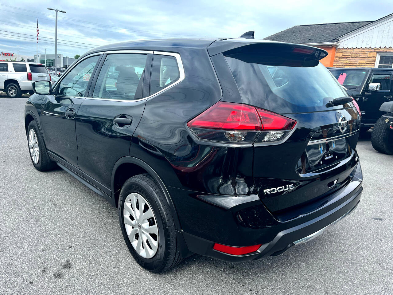 Used 2018 Nissan Rogue S image 7