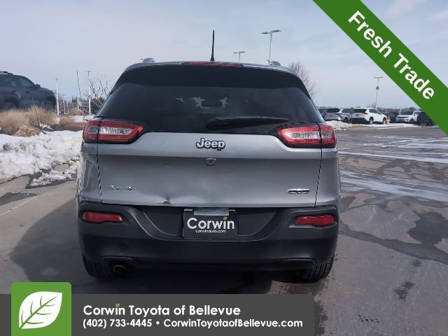 Used 2016 Jeep Cherokee Latitude w/ Cold Weather Group image 5