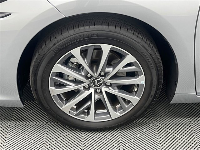 Certified 2024 Lexus ES 350 w/ Accessory Package (Z2) image 23