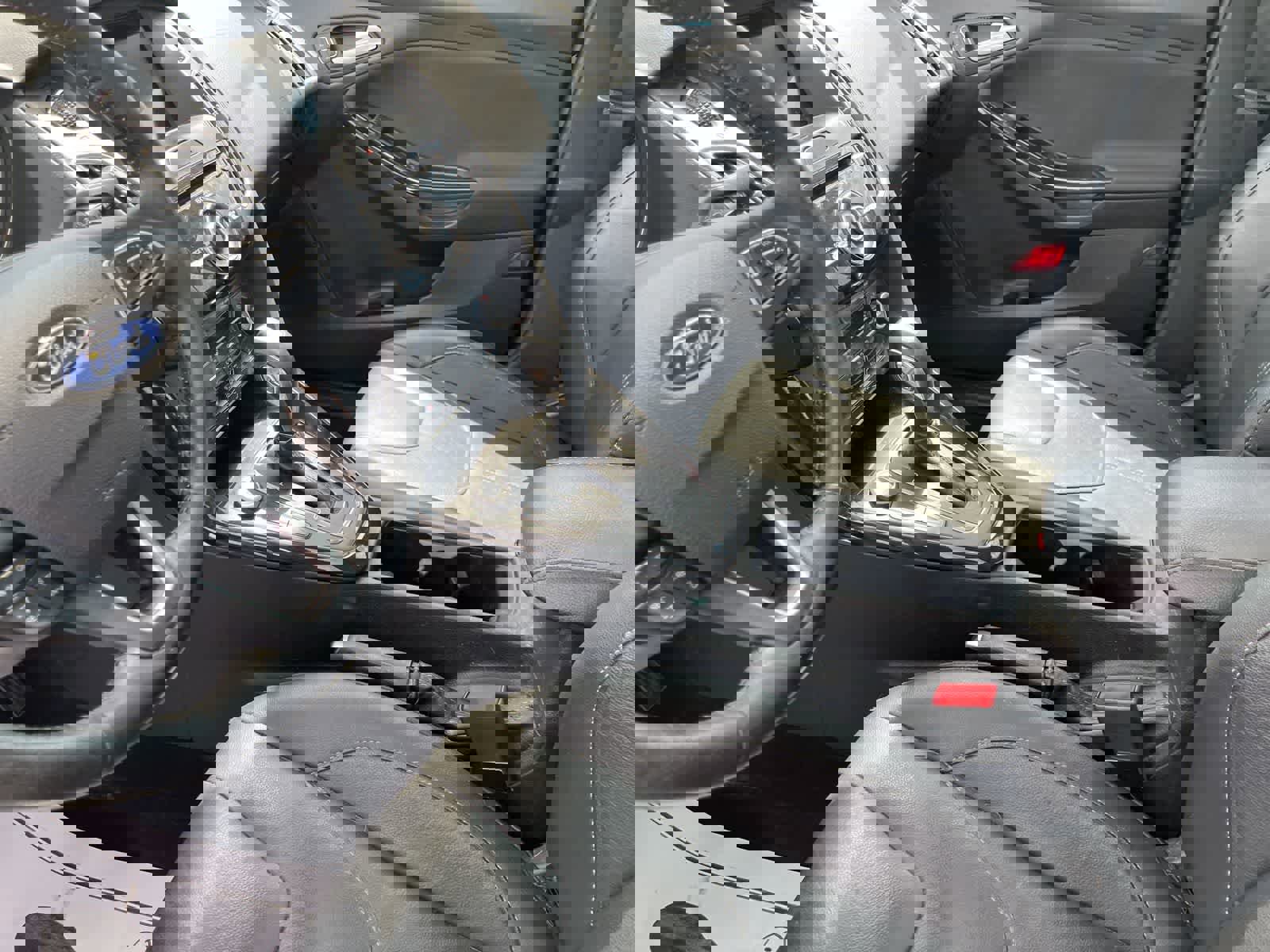 Used 2017 Ford Focus Titanium FWD image 28