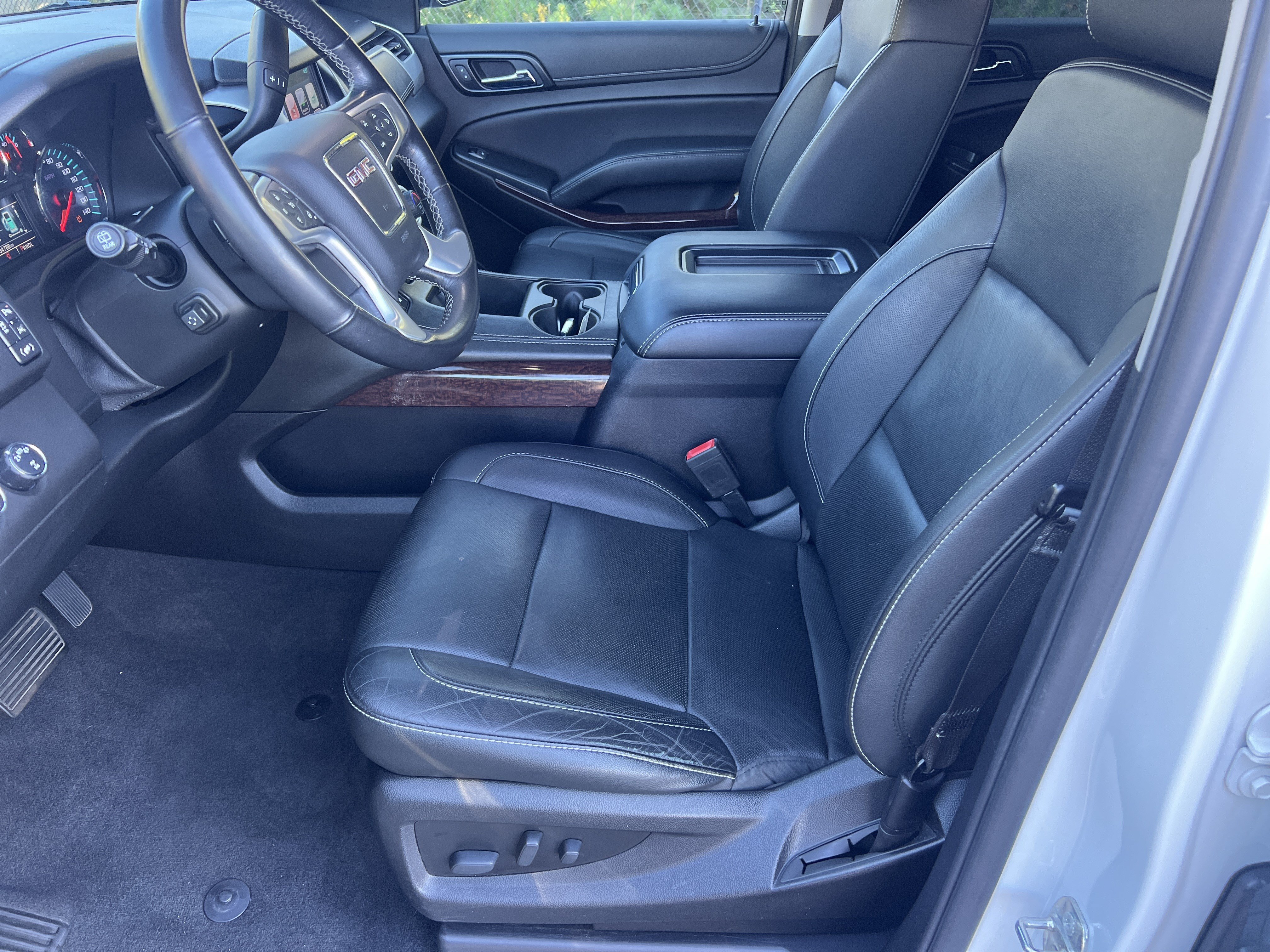 Used 2020 GMC Yukon XL SLT AWD/4WD image 11