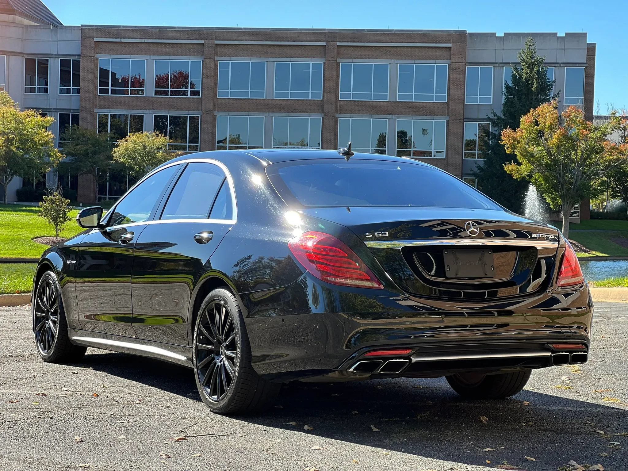 Used 2015 Mercedes-Benz S 63 AMG 4MATIC Sedan image 3