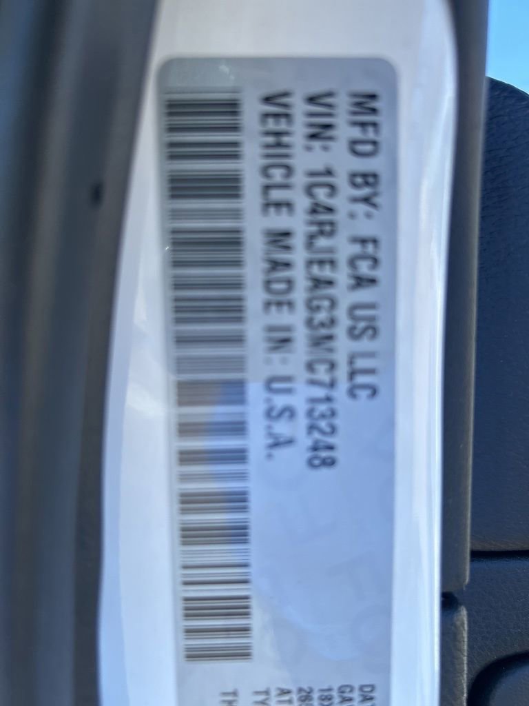 Certified 2021 Jeep Grand Cherokee Laredo X image 44