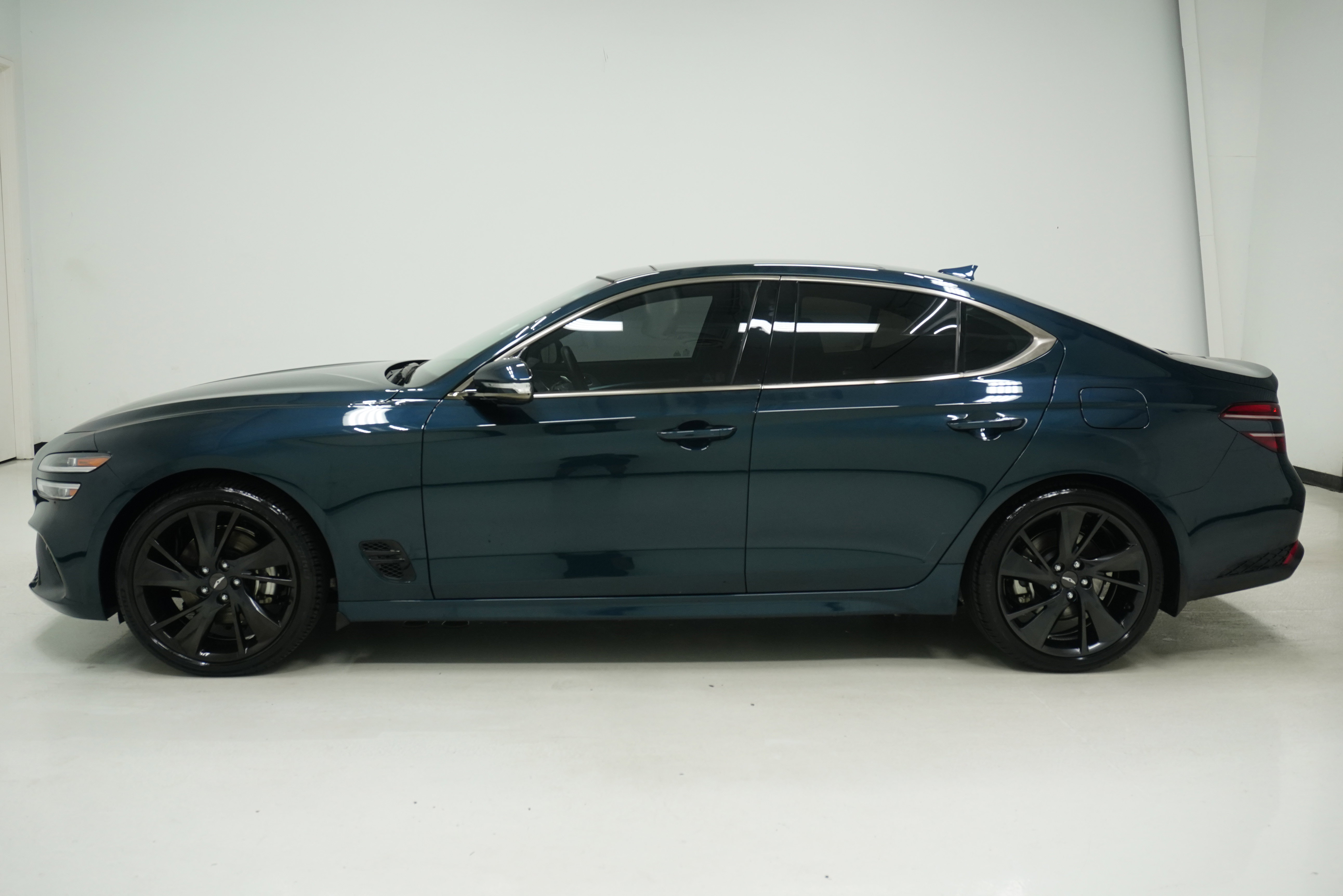 Used 2023 Genesis G70 2.0T w/ Sport Prestige Package AWD/4WD image 7