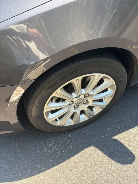 Used 2013 Buick LaCrosse Premium w/ Entertainment Package FWD image 28