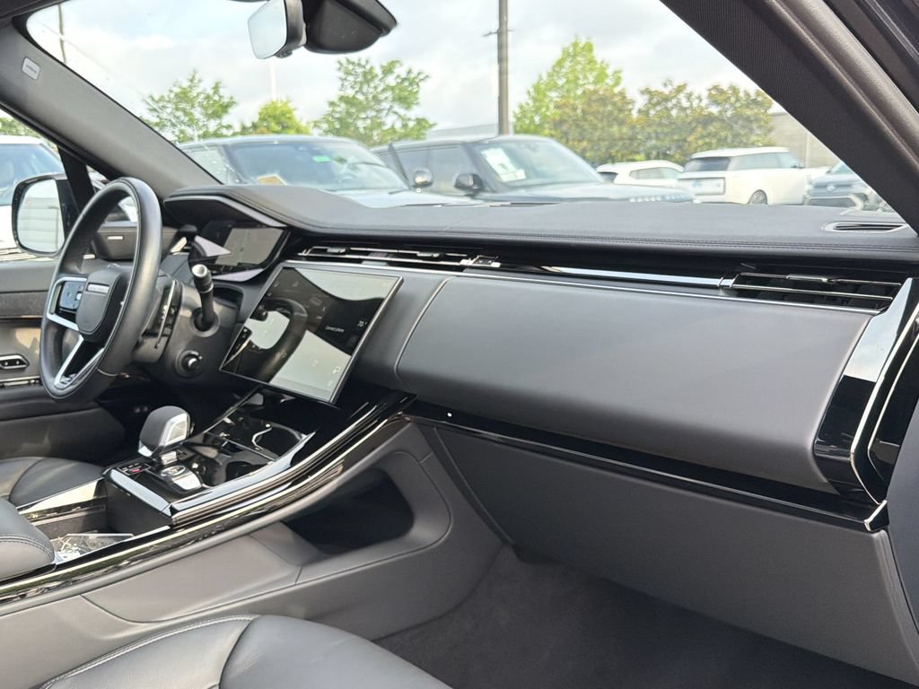 Used 2025 Land Rover Range Rover Sport AWD/4WD image 17
