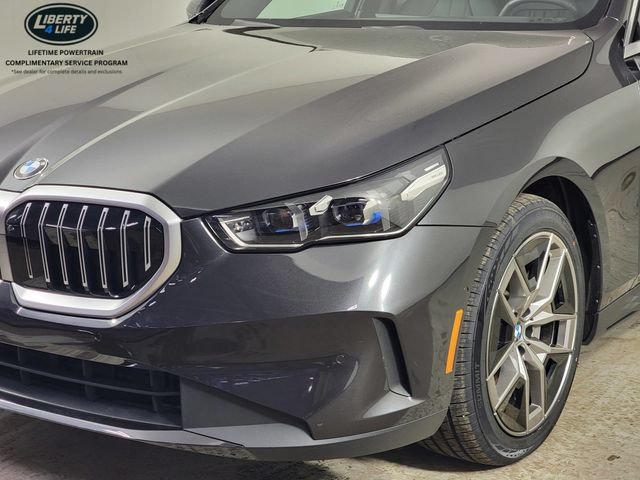 Used 2026 BMW 530i xDrive AWD/4WD image 9