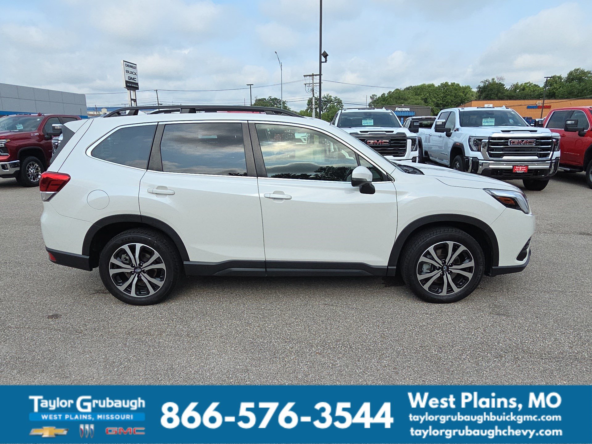 Used 2023 Subaru Forester Limited AWD/4WD image 9
