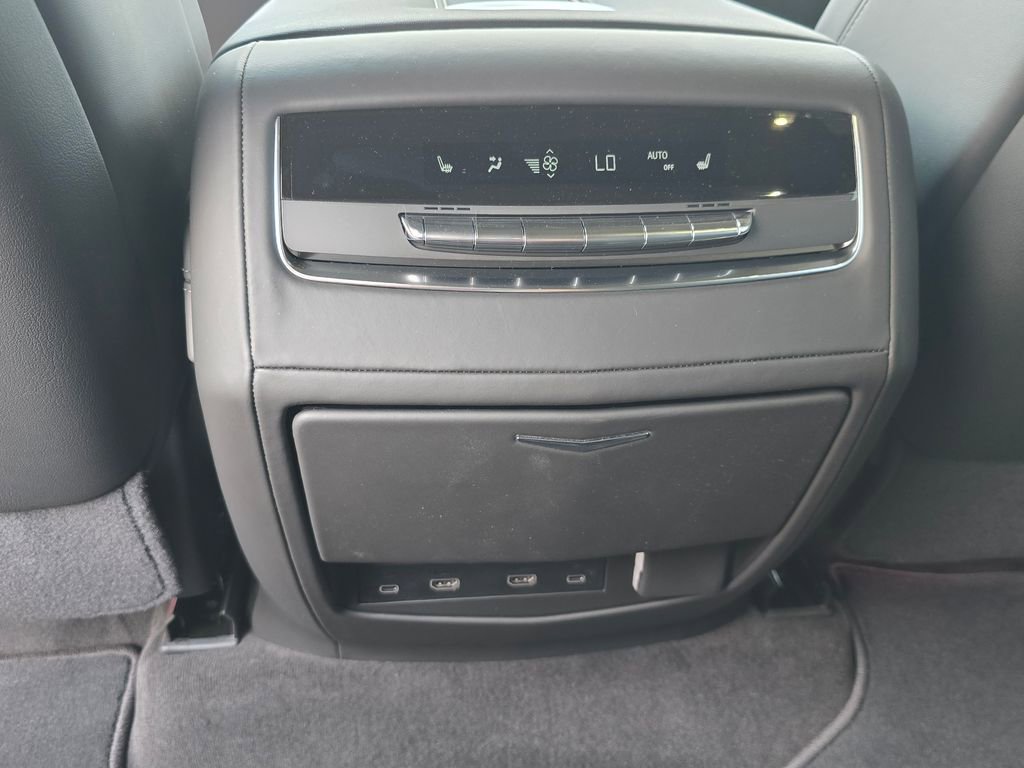 New 2026 Cadillac Escalade ESV Platinum Sport w/ LPO, ONYX Package image 19