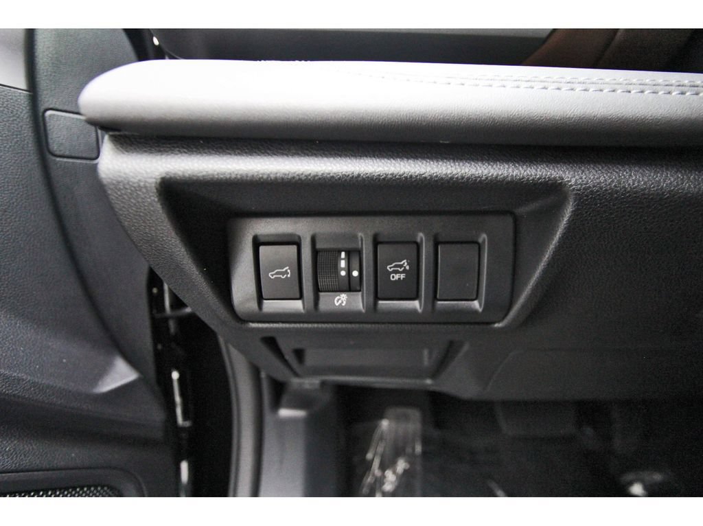Used 2025 Subaru Outback Touring AWD/4WD image 22