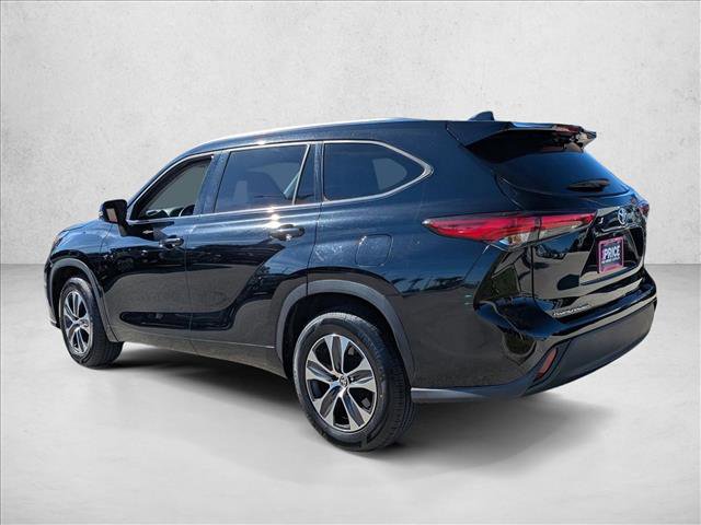 Used 2020 Toyota Highlander XLE image 8