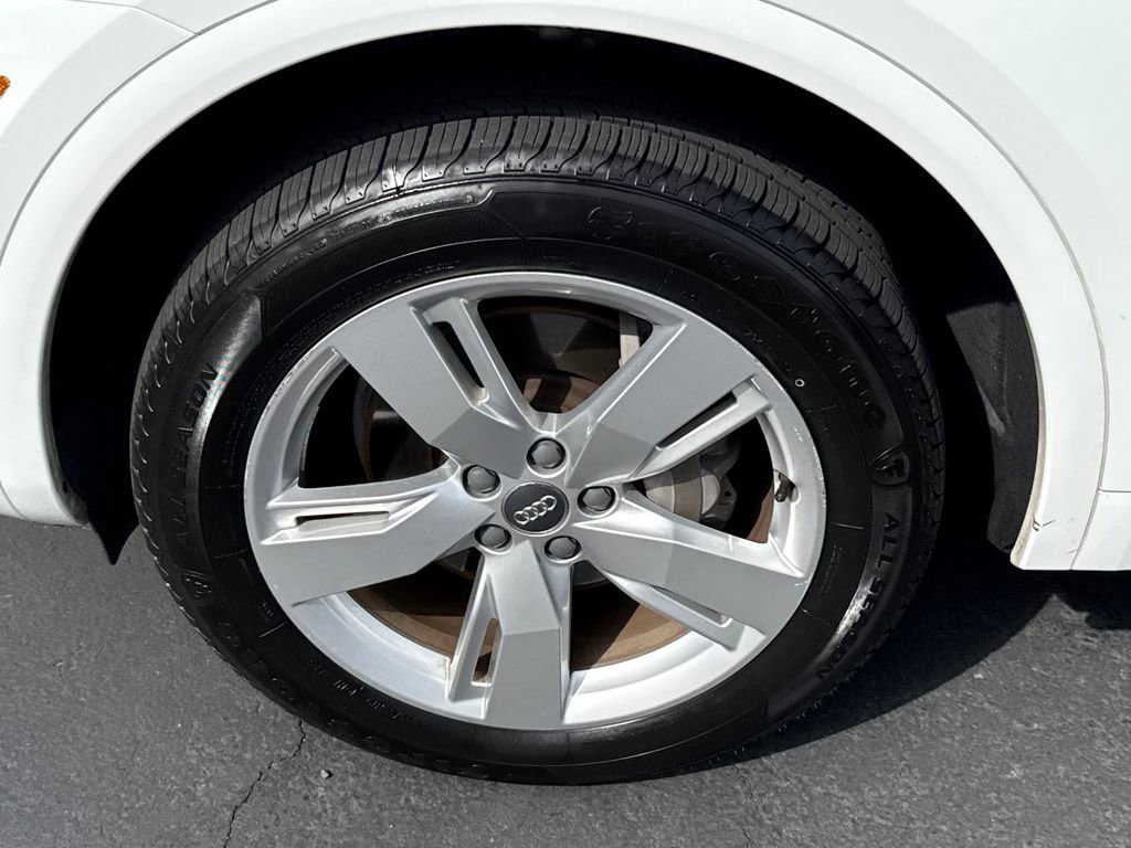 Used 2018 Audi Q5 2.0T Premium Plus w/ Premium Plus Package AWD/4WD image 5