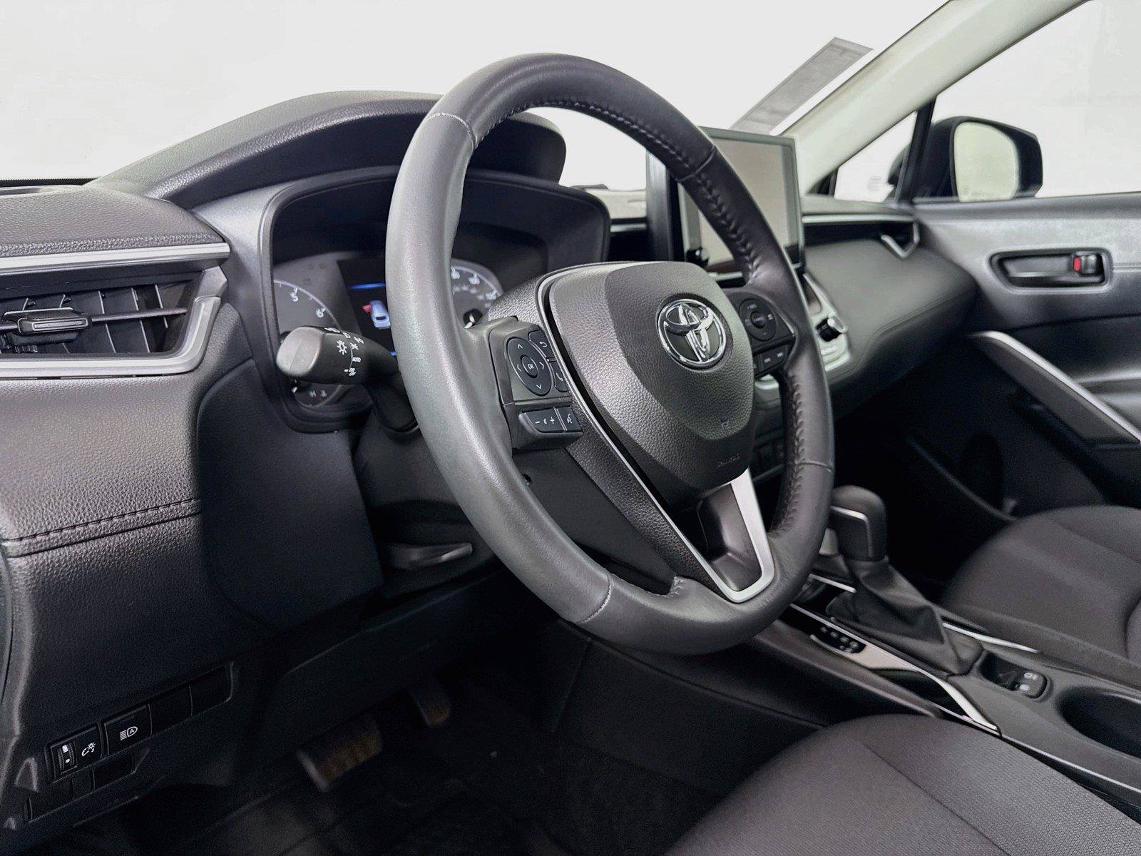 Certified 2024 Toyota Corolla Cross LE FWD image 4