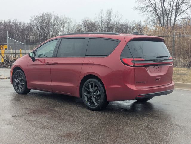 New 2026 Chrysler Pacifica Select FWD image 5