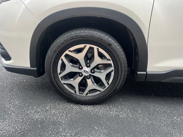 Used 2023 Subaru Forester Premium AWD/4WD image 24