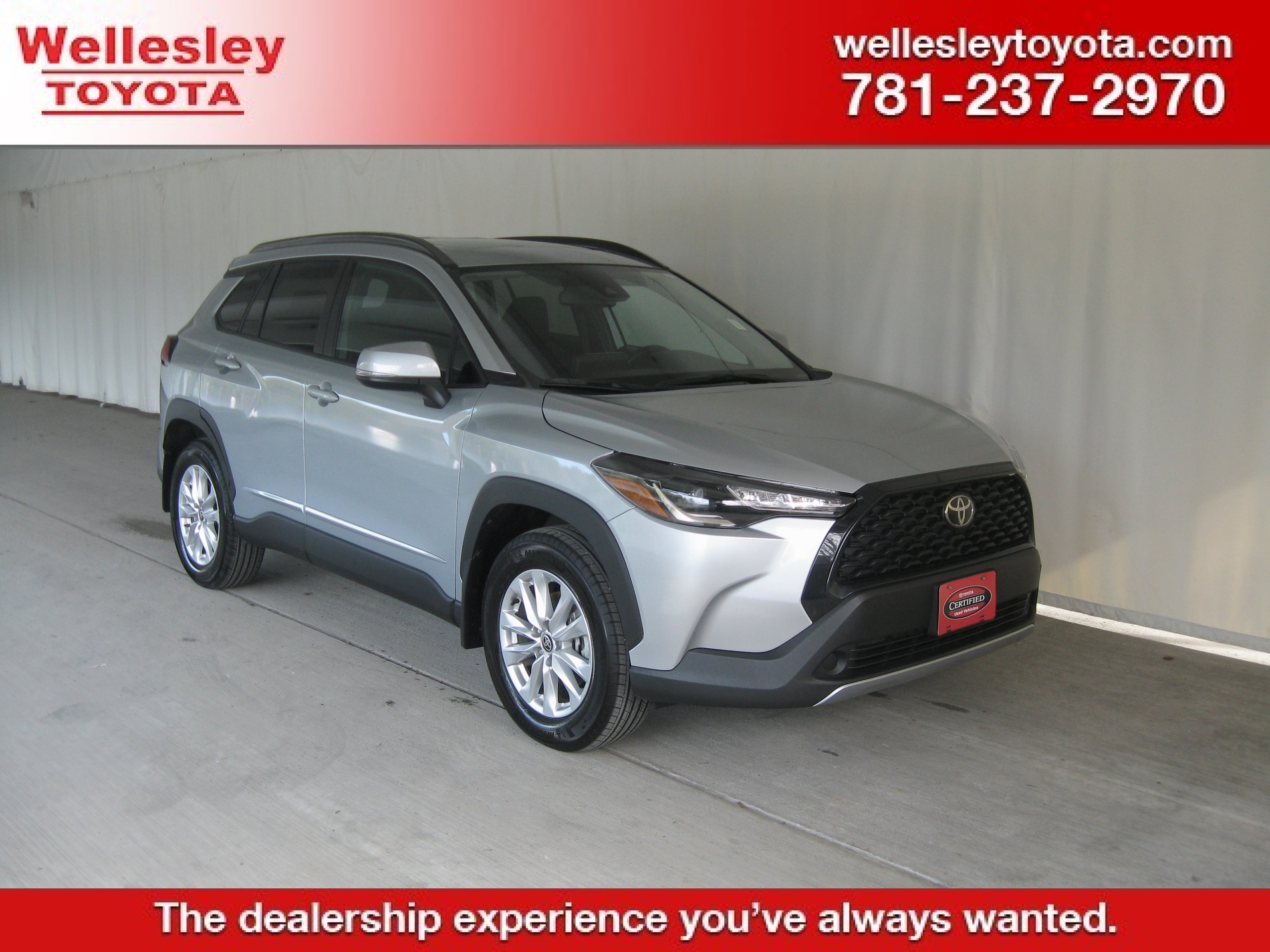 Certified 2022 Toyota Corolla Cross LE w/ Moonroof Package AWD/4WD image 1