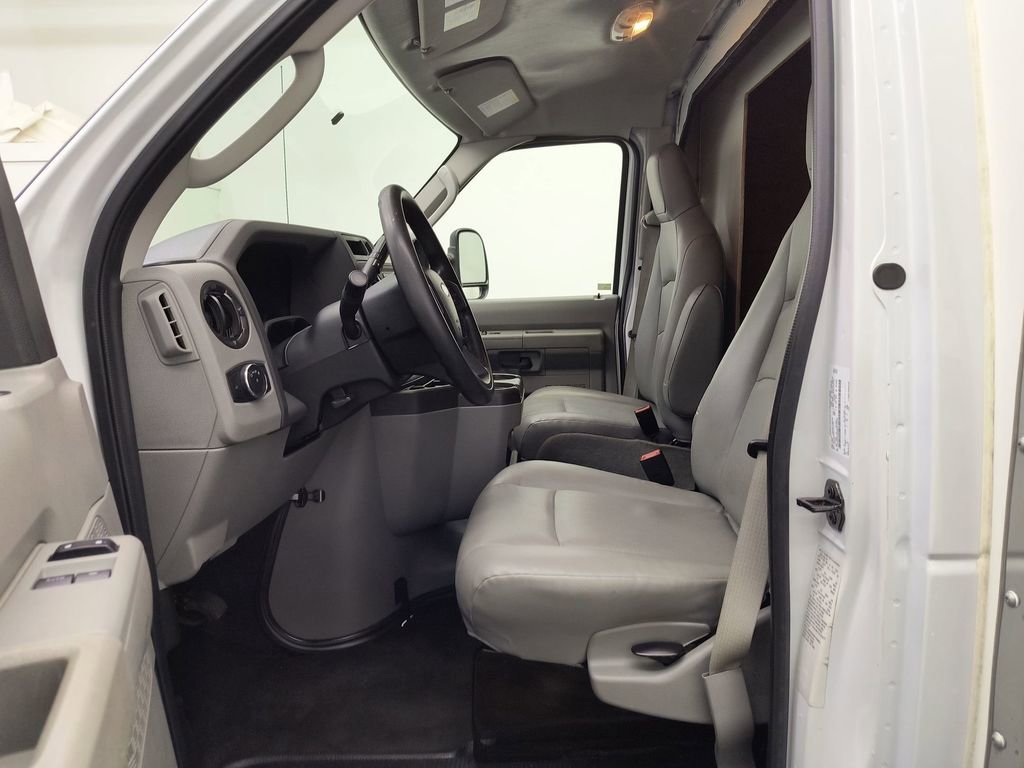 Used 2021 Ford E-450 and Econoline 450 Super Duty w/ Power Windows & Locks Group image 3