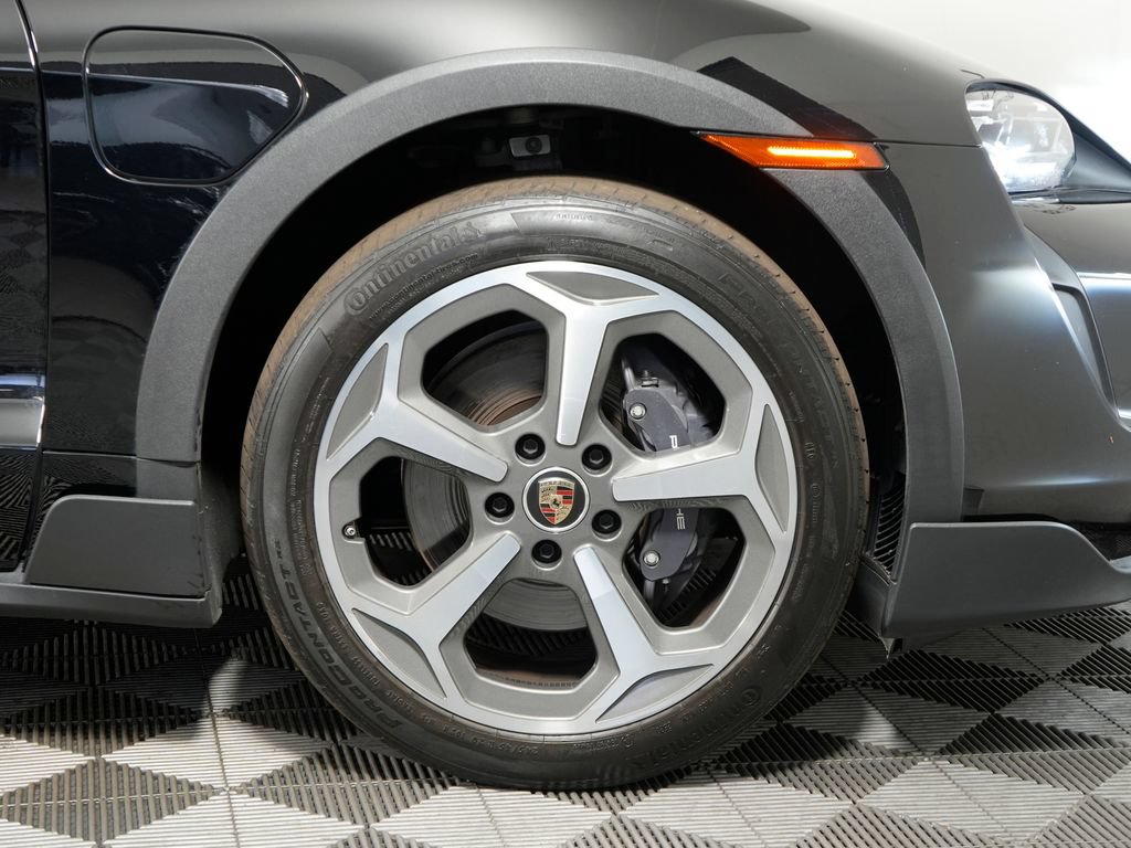Certified 2024 Porsche Taycan 4 Cross Turismo AWD/4WD image 16