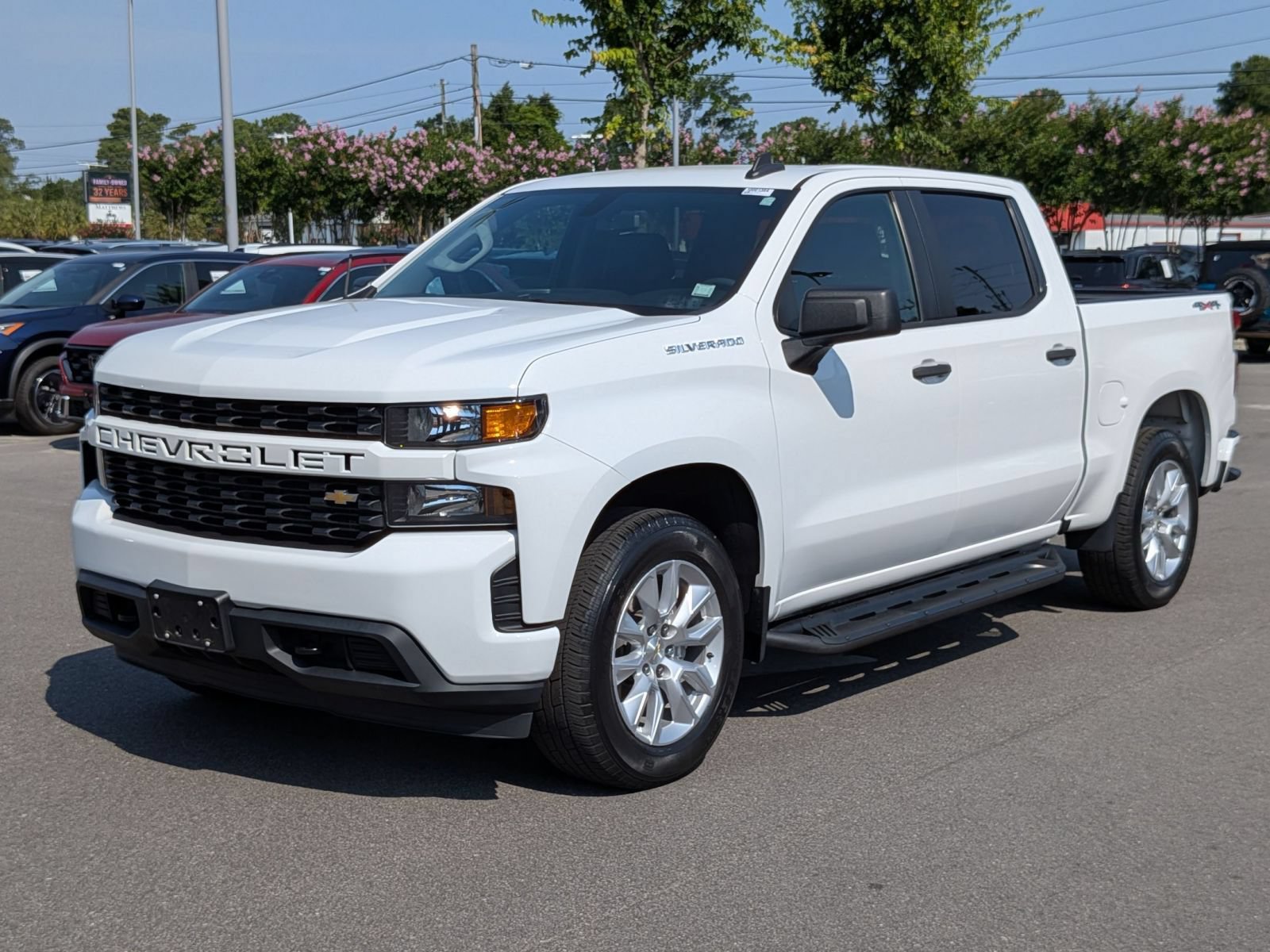 Used 2022 Chevrolet Silverado 1500 Custom AWD/4WD image 7