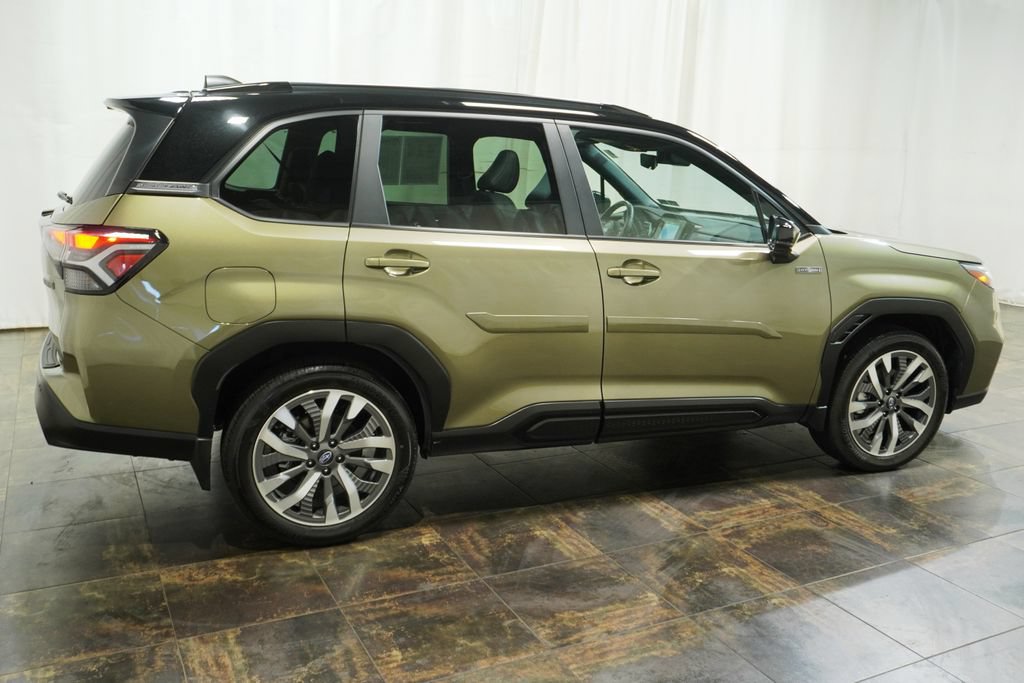 Used 2025 Subaru Forester Touring AWD/4WD image 4