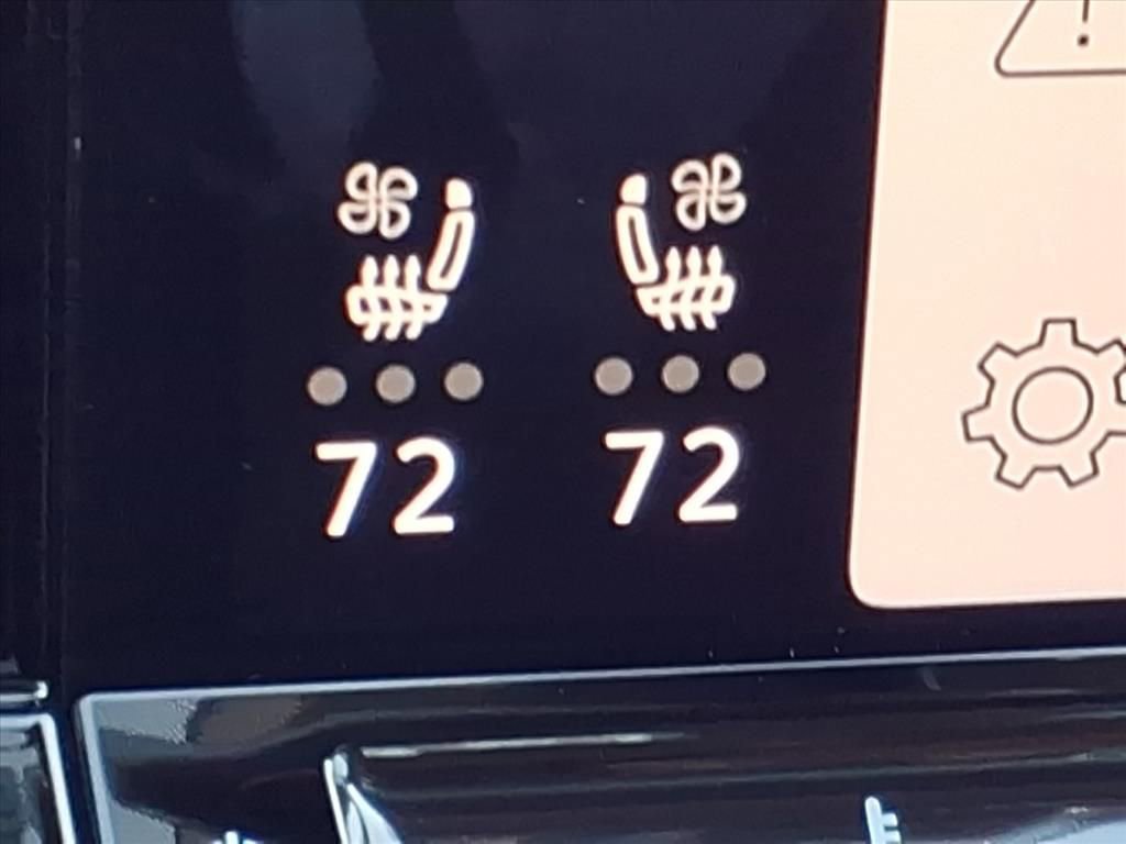 Certified 2025 Volkswagen Atlas SEL image 24