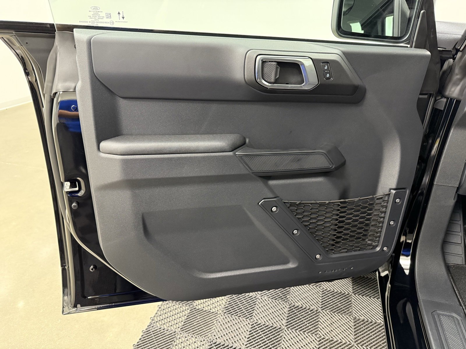 New 2025 Ford Bronco 4-Door image 9