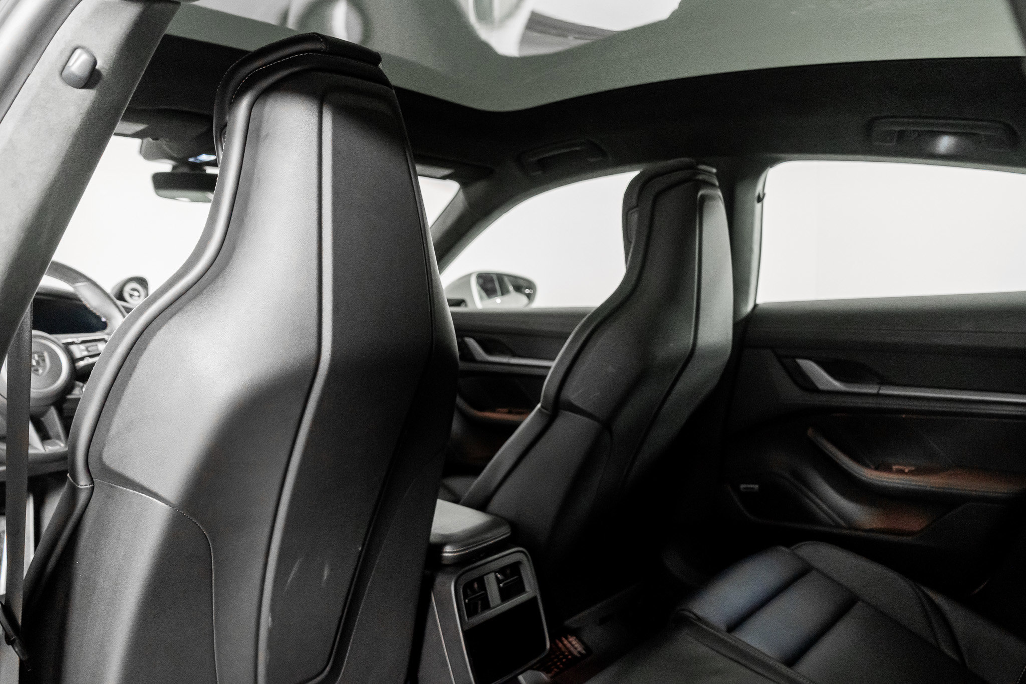 Used 2025 Porsche Taycan Turbo w/ Premium Package image 34