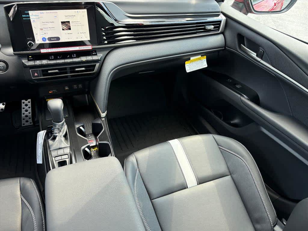 Used 2026 Toyota Camry SE w/ Convenience Package FWD image 5