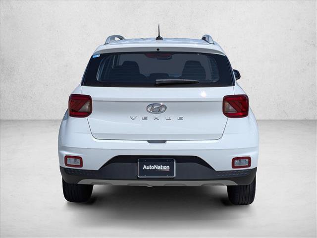 Used 2023 Hyundai Venue SEL FWD image 7