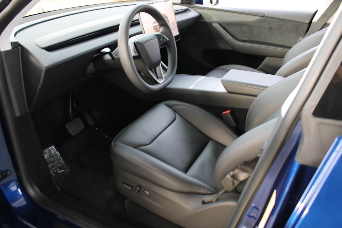 Used 2026 Tesla Model Y Long Range AWD/4WD image 13