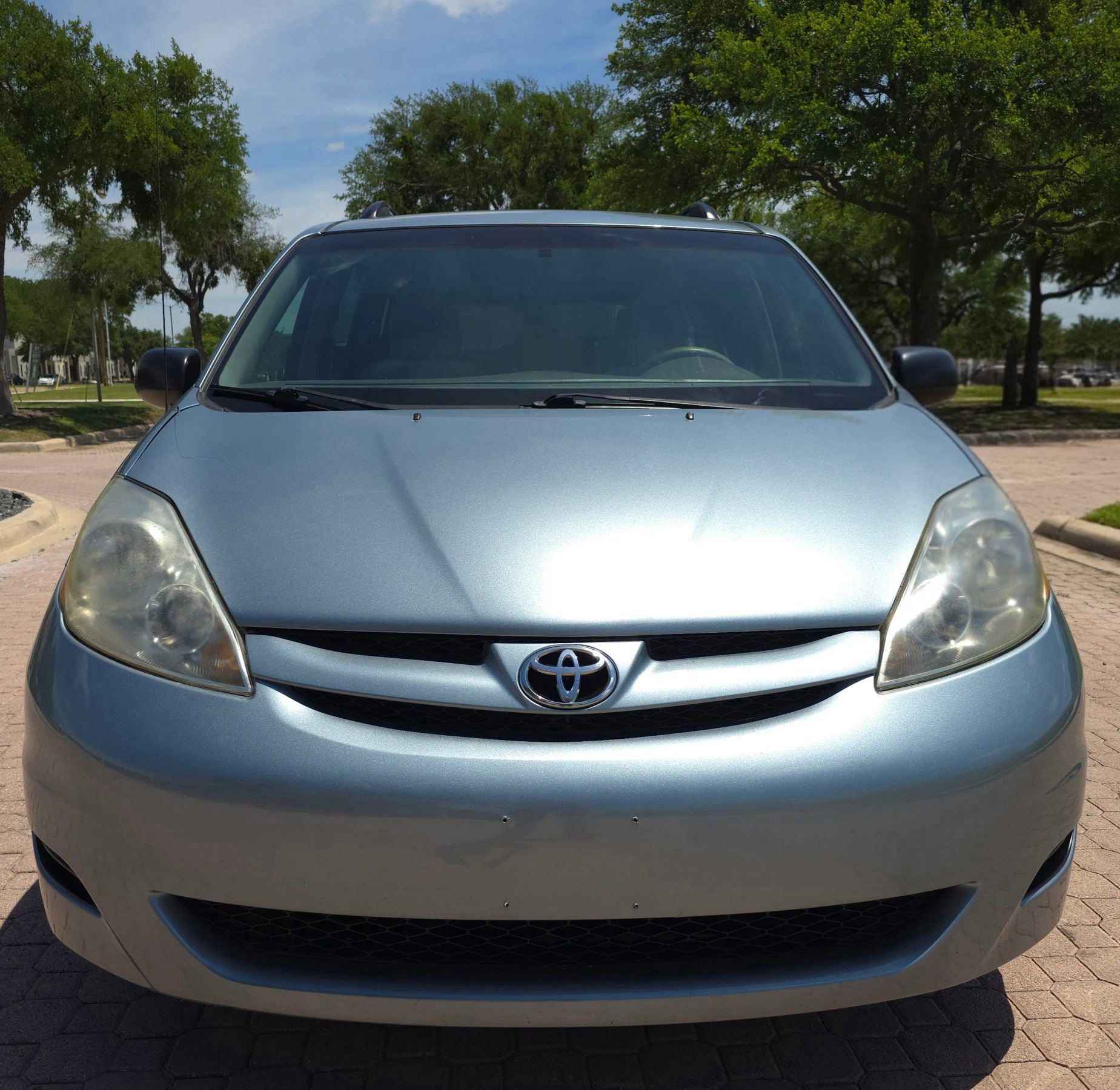 Used 2007 Toyota Sienna LE FWD image 2