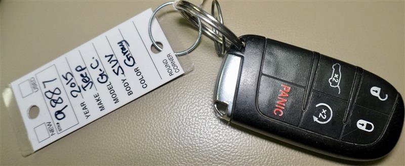 Used 2015 Jeep Grand Cherokee Limited w/ Luxury Group II image 27