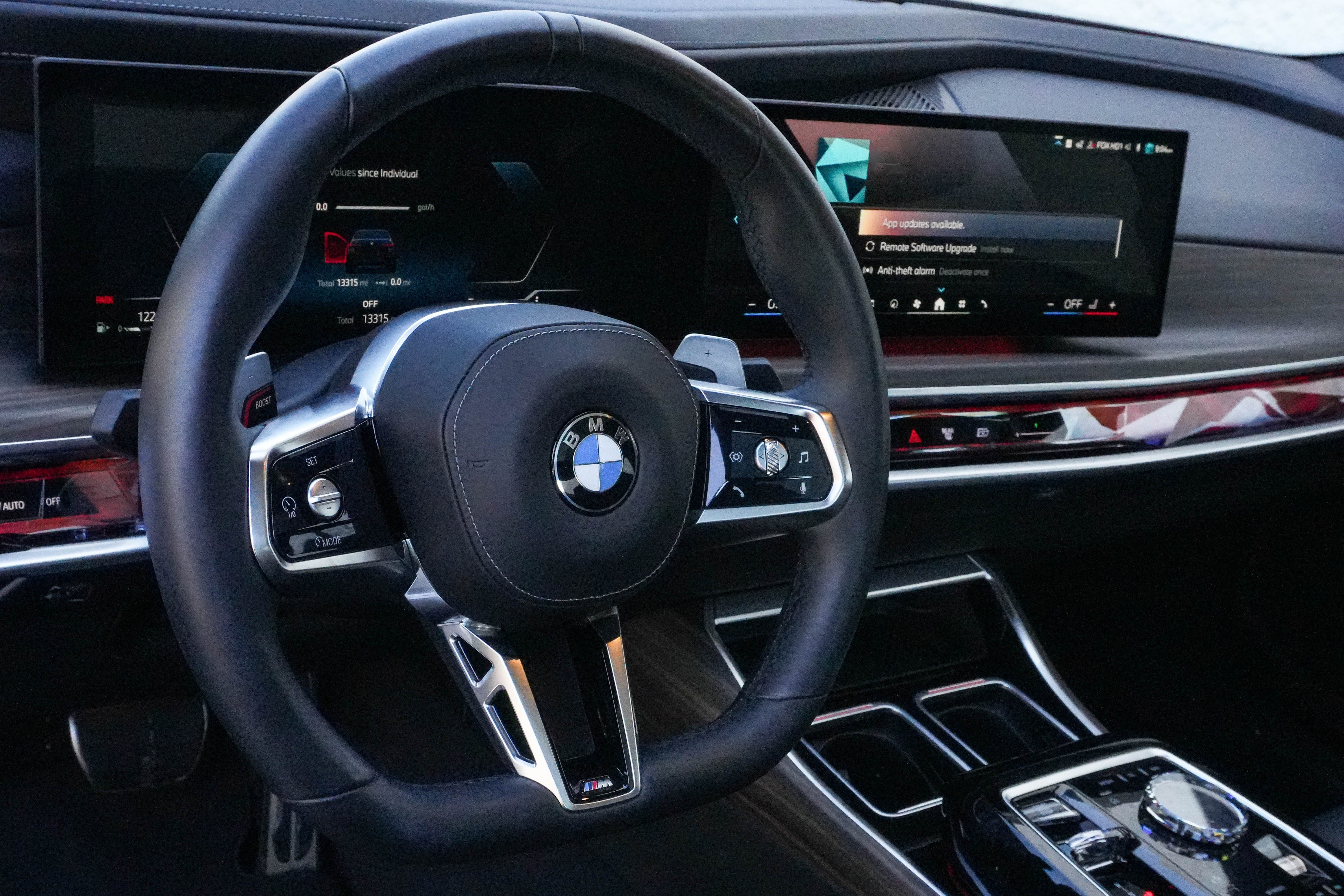 Certified 2024 BMW 740i RWD image 7
