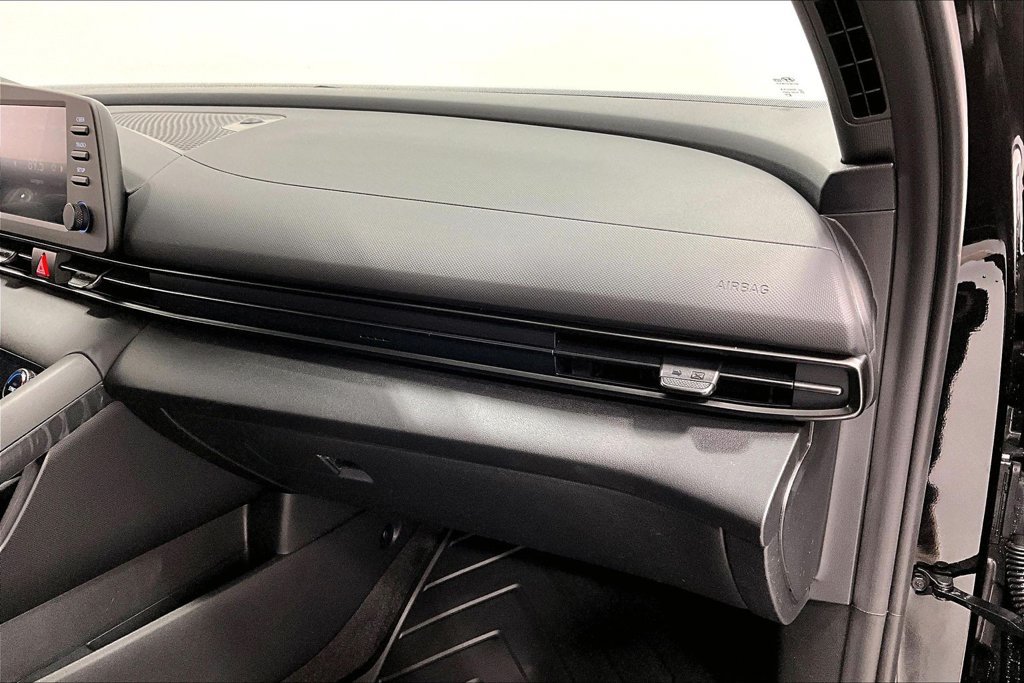 New 2026 Hyundai Elantra SEL Sport FWD image 9