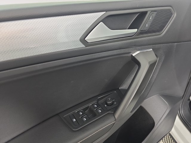 Used 2022 Volkswagen Tiguan S w/ IQ.Drive Package AWD/4WD image 10