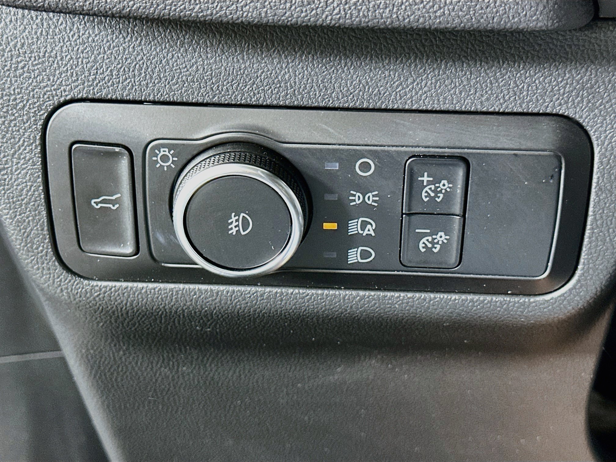 Used 2025 Ford Escape ST-Line Select AWD/4WD image 17
