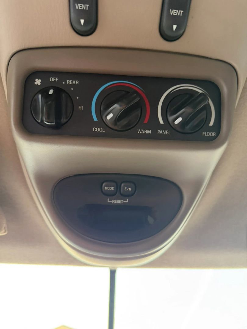 Used 2003 Ford Excursion Eddie Bauer image 29