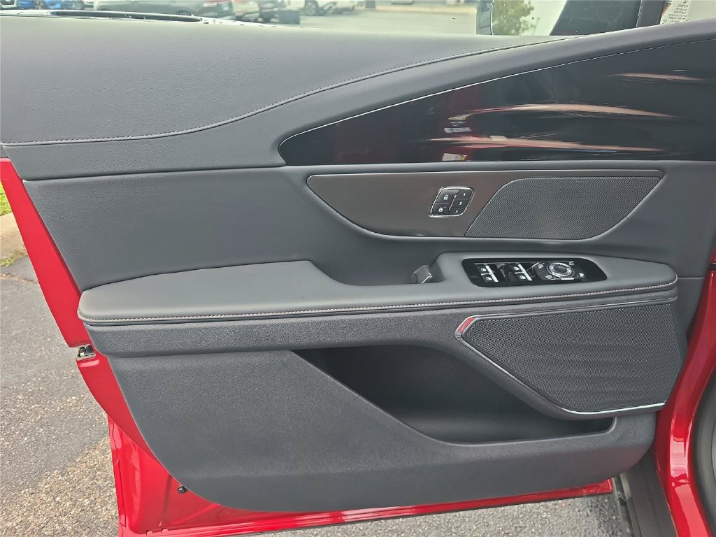 New 2026 Lincoln Nautilus Premier AWD/4WD image 13