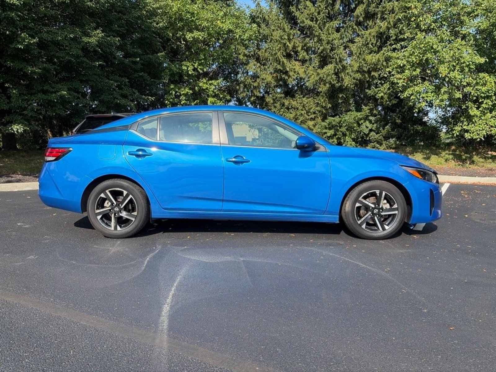 Used 2024 Nissan Sentra SV FWD image 4