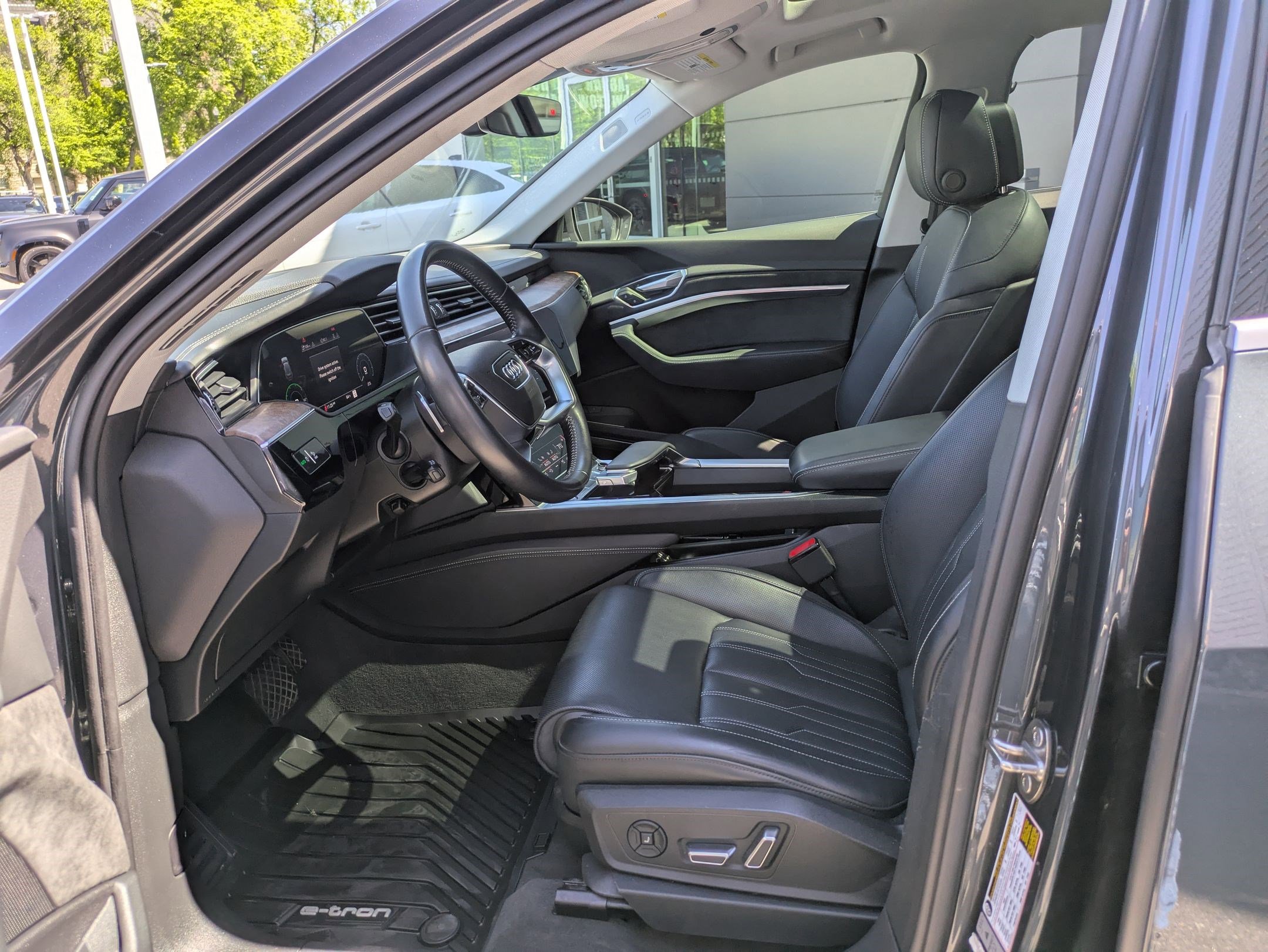 Used 2019 Audi e-tron Prestige AWD/4WD image 15