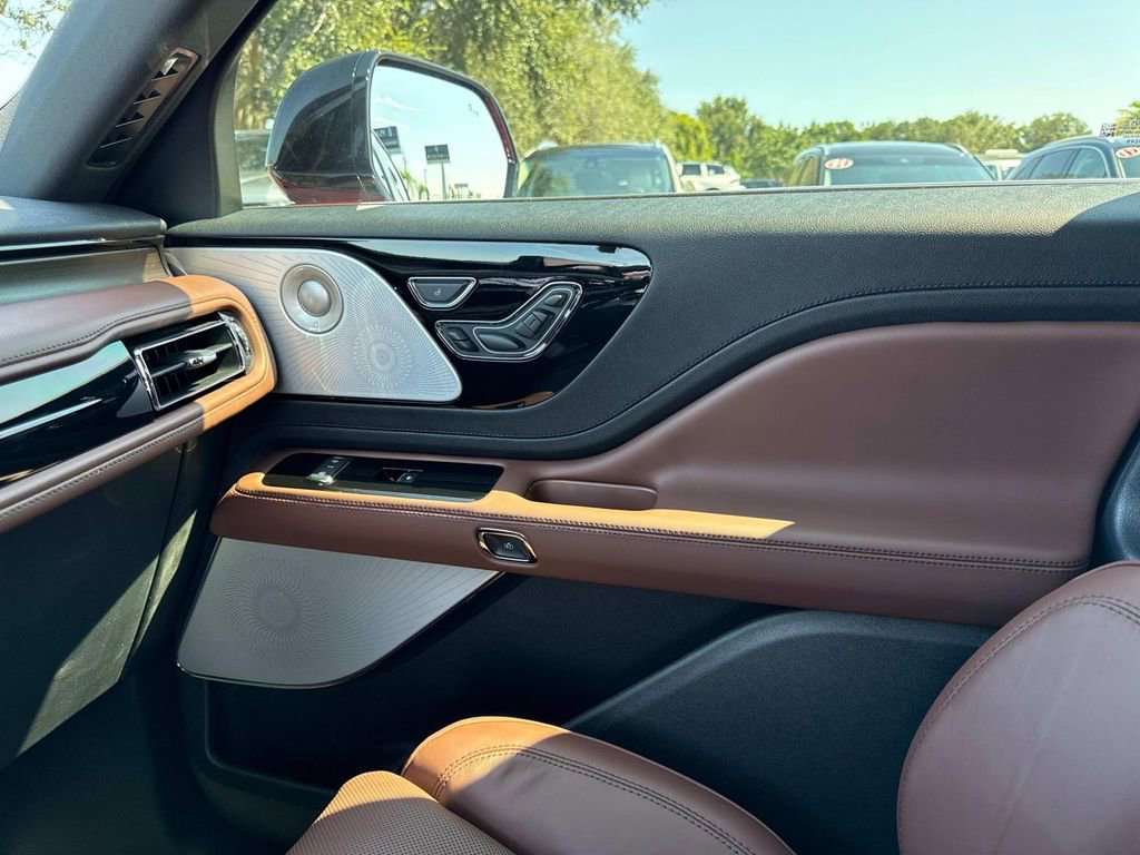 New 2025 Lincoln Aviator Reserve image 23