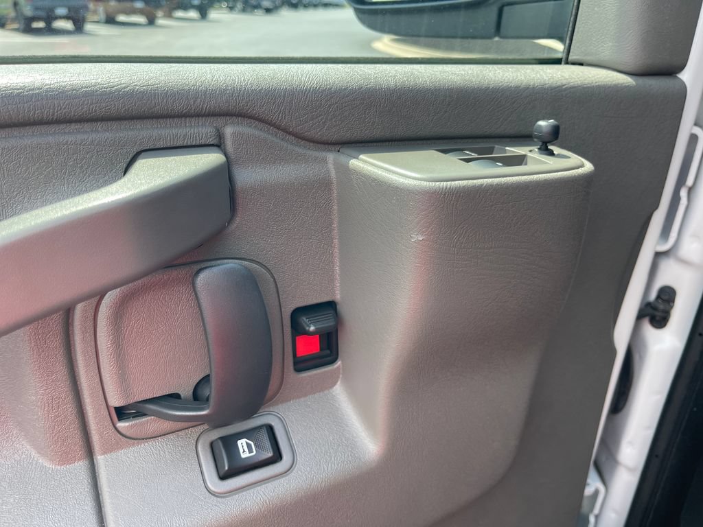 Used 2024 GMC Savana 2500 w/ Driver Convenience Package RWD image 12