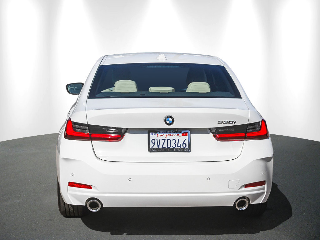 Used 2026 BMW 330i Sedan w/ Convenience Package RWD image 5
